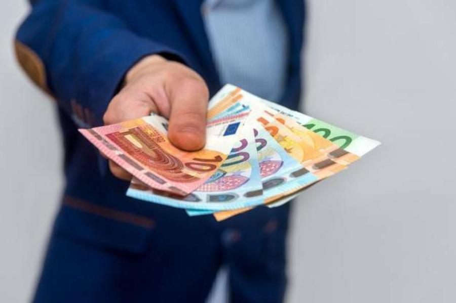 Латвийский чиновник выдал себе 37 займов из денег муниципальных предприятий