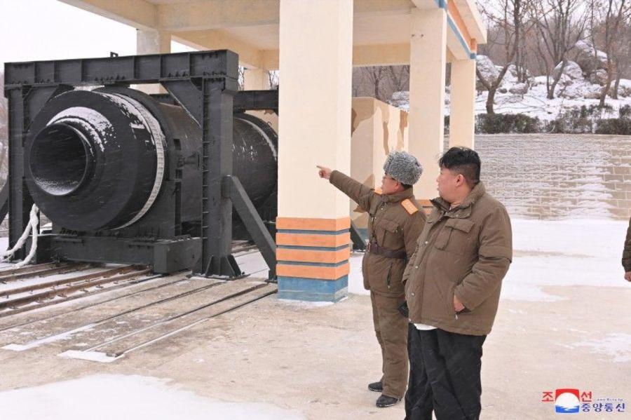 Лидер Северной Кореи призвал ускорить подготовку к войне