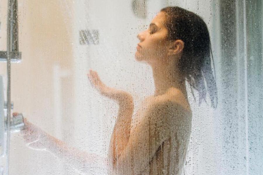 Утром или вечером: названо время, когда лучше всего принимать душ