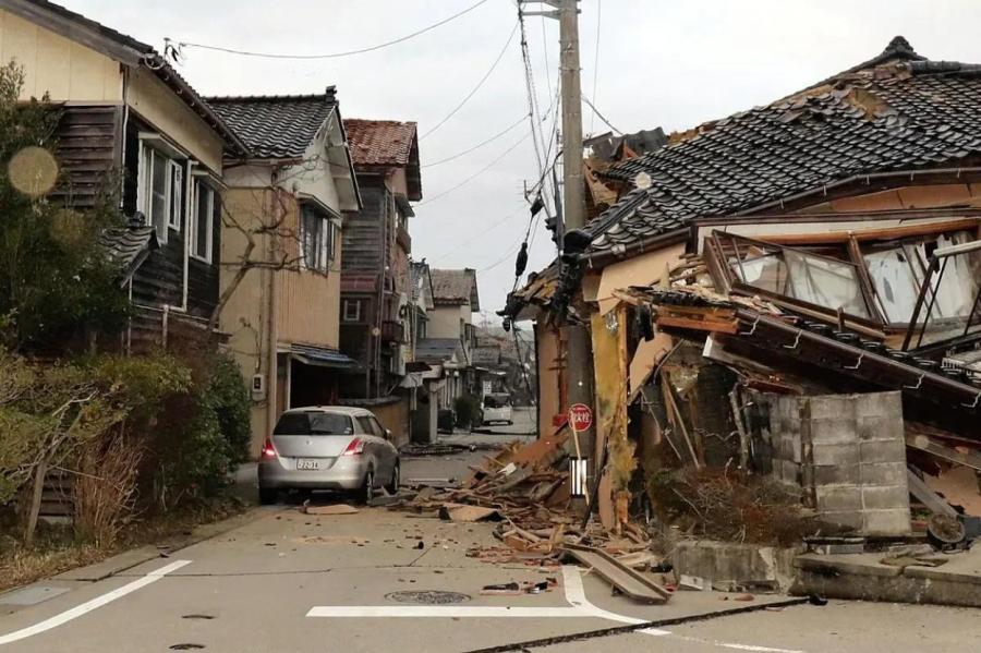 В Японии растет число жертв землетрясения. США и Британия предложили помощь