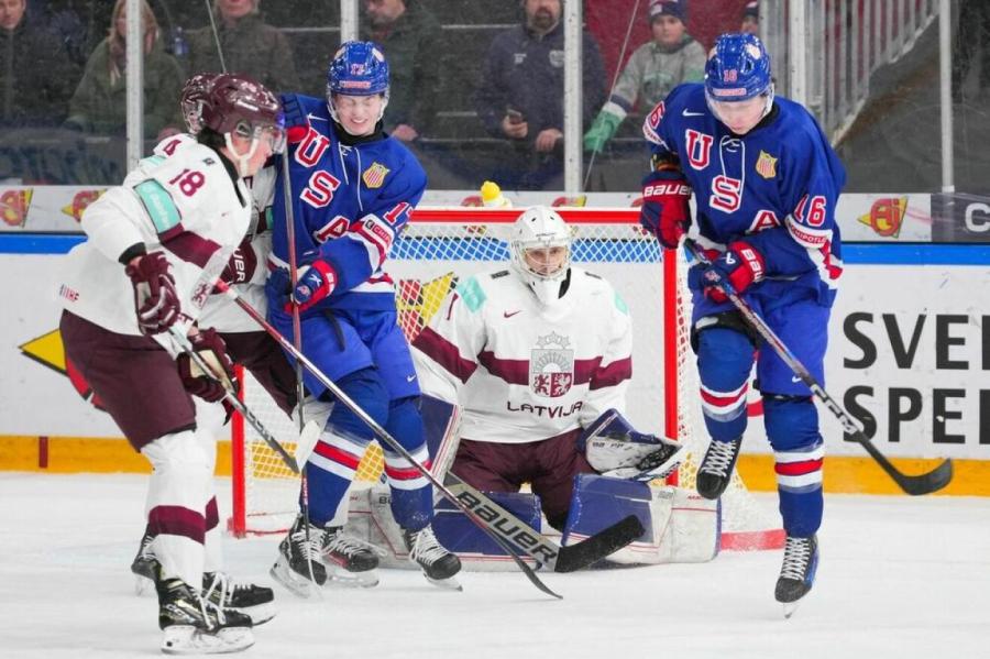 Сборная США разгромила Латвию в четвертьфинале молодежного ЧМ по хоккею (ВИДЕО)