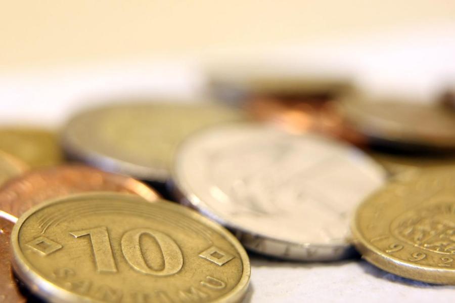В Банке Латвии продолжают меняют латы на евро. На руках монет еще на 779 тонн