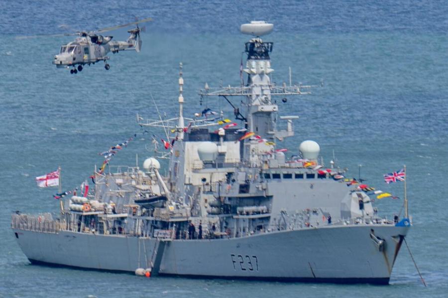 «Владычица морей» ставит на прикол мощнейшие корабли ВМФ (ВИДЕО)