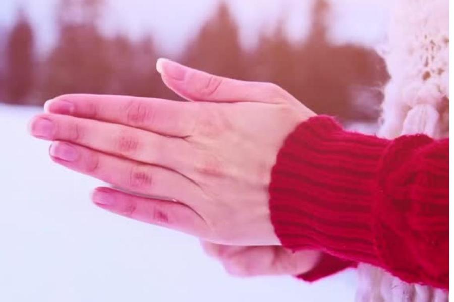 Как ухаживать за ногтями зимой: 5 золотых правил от нейл-мастера