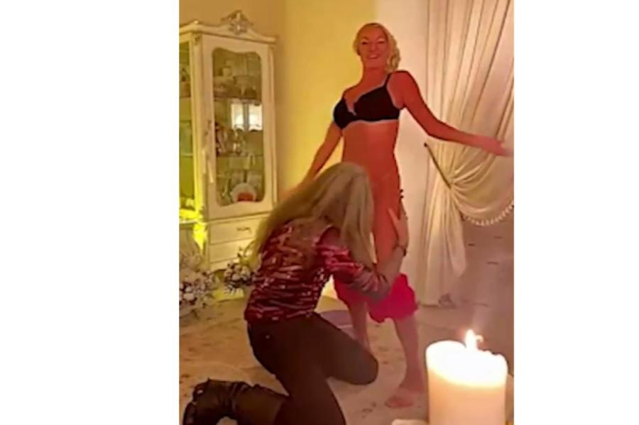 Порно про Обнаженная балерина анастасия волочкова - 411 xXx видео подходящих под запрос