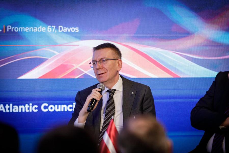 Президент Латвии в Давосе процитировал портал bb.lv