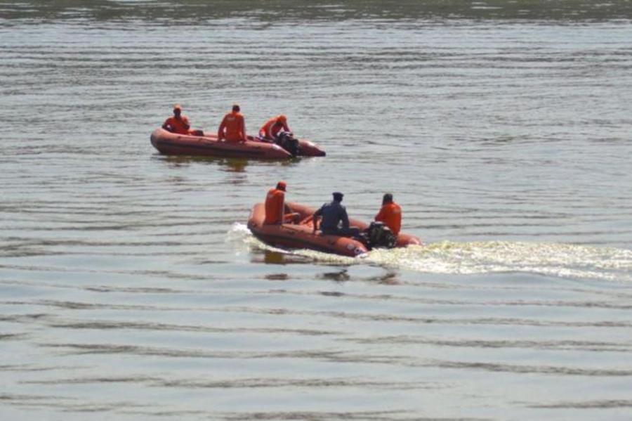 В Индии опрокинулась лодка со школьниками, погибли 14 человек