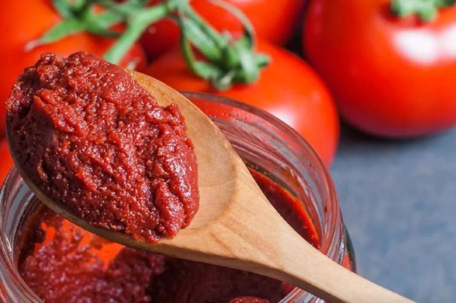 От томатной пасты до риса: какие продукты грозят стать дефицитными в РФ (ВИДЕО)