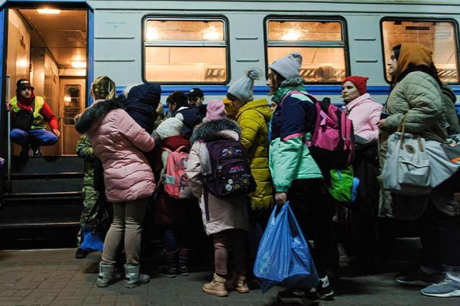Советник Зеленского потребовал от Европы вернуть украинских беженцев