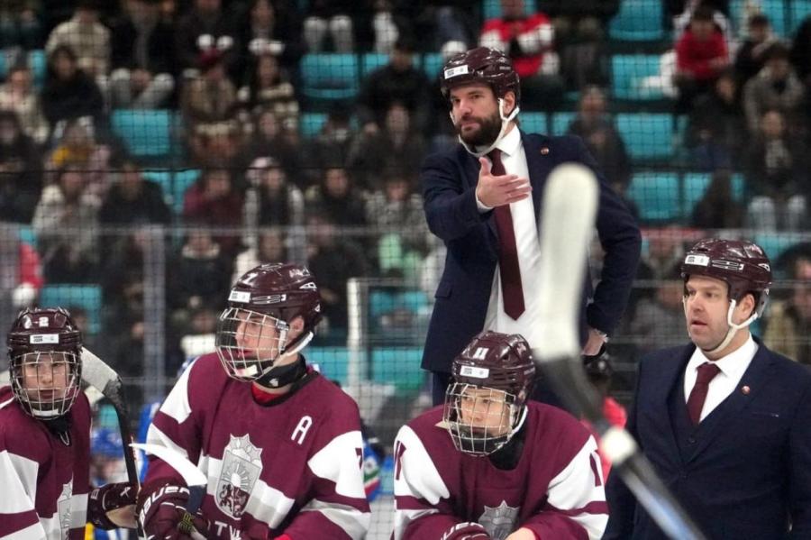 Сборная Латвии U-16 по хоккею 3x3 вышла в финал зимних Олимпийских игр
