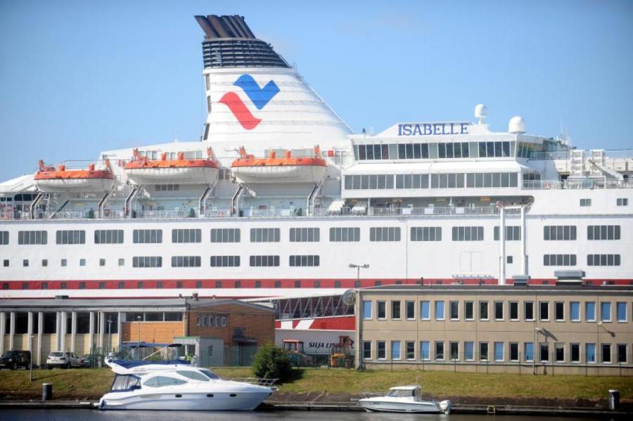 Tallink не намерен возобновлять паромное сообщение между Ригой и Стокгольмом