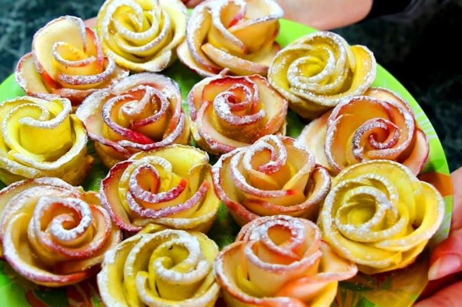 Красивый десерт из слоеного теста, яблочные розы