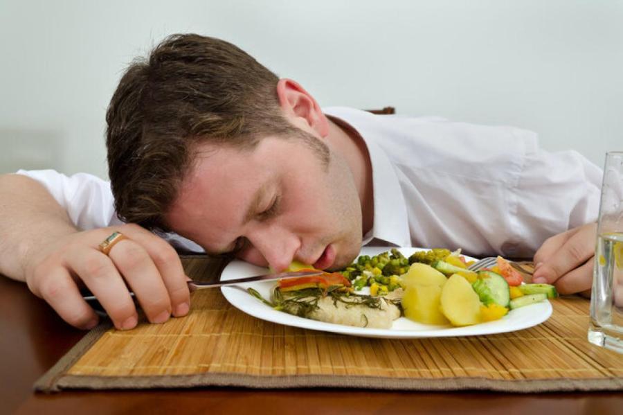 5 вещей, которые вы никогда не должны делать после еды! Узнайте почему