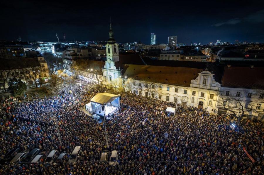 В Словакии прошли массовые антиправительственные протесты