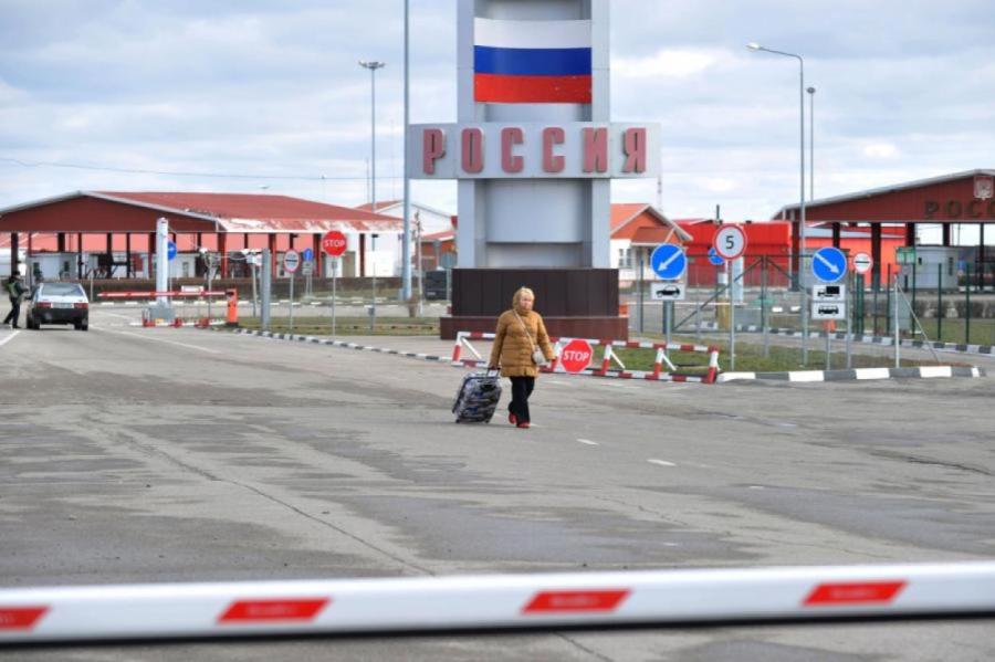 «Нет денег? Сиди дома!» Россия жёстко ударила по русским жителям в Латвии (ФОТО)