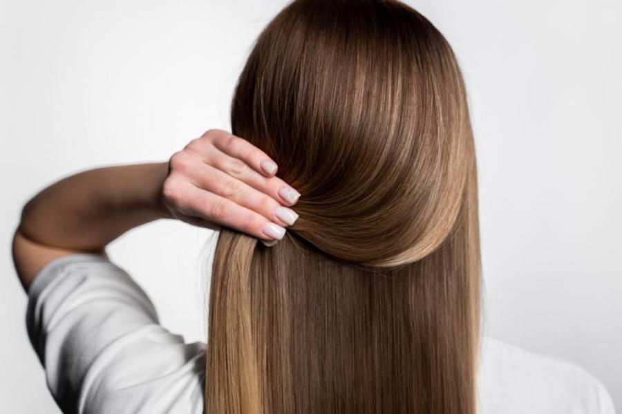 Трихолог назвал 5 правил, которые помогут отпустить длинные волосы