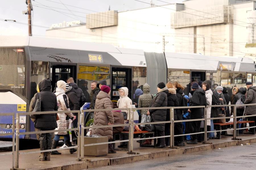 В общественном транспорте появятся надписи на иностранном. Но не на русском