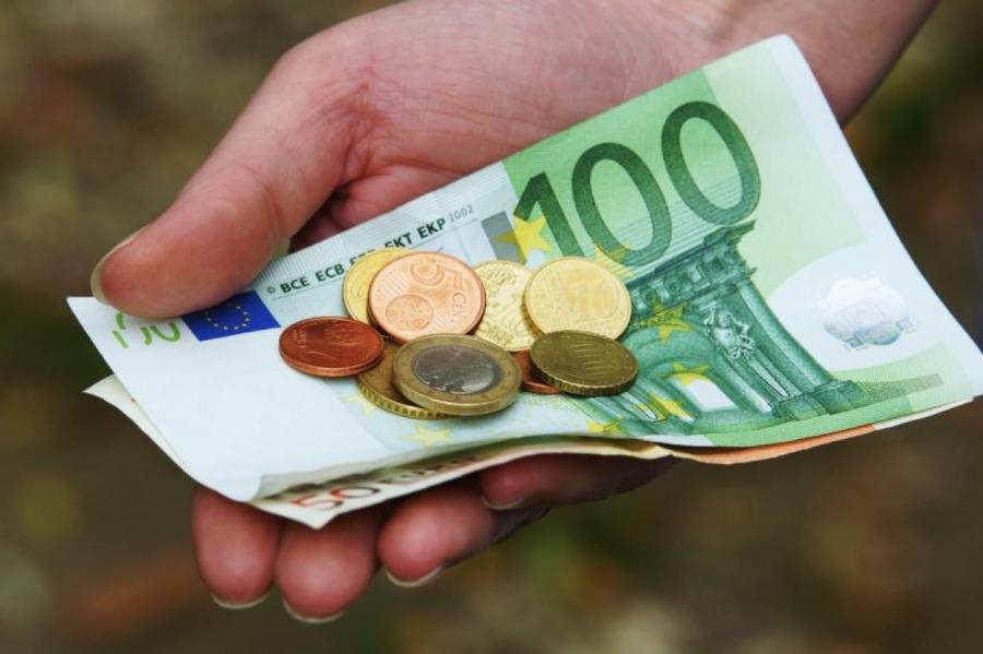 Получателям пенсий РФ в Латвии выплатят пенсии за первый квартал на 4 млн евро