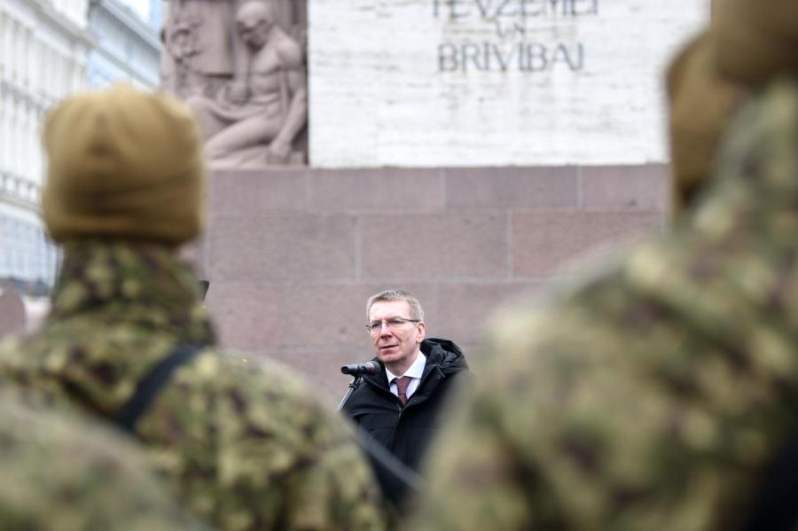 Приказано войной больше не пугать: в Латвии пытаются ограничить военную истерию