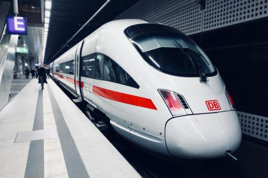 В Германии бастуют машинисты пассажирских поездов