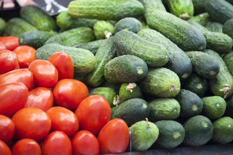 Огурец в спину: в Латвии в продаже обнаружили овощи из России