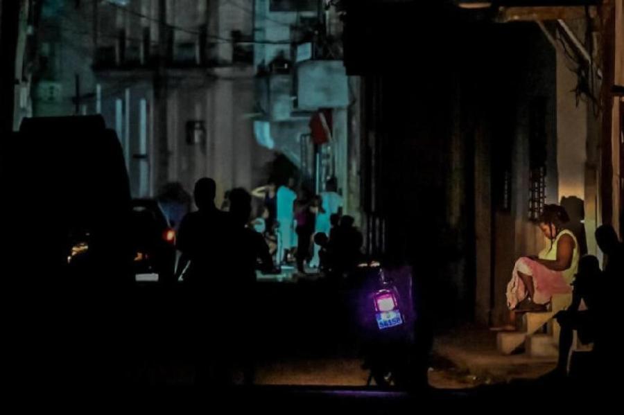 Энергокризис обесточил Кубу, плaвучие генераторы из Турции не спасают (ВИДЕО)