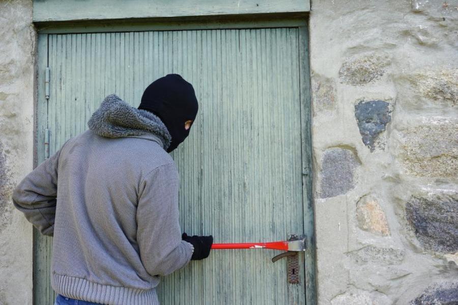 В Латвии резко упало число квартирных краж