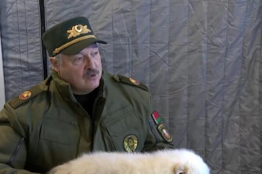 «Зря они так» - Лукашенко с военными обсуждает конфликт со странами Балтии