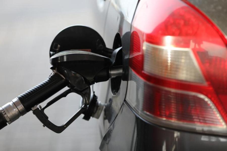 В странах Балтии цены на бензин растут, а на дизельное топливо - падают