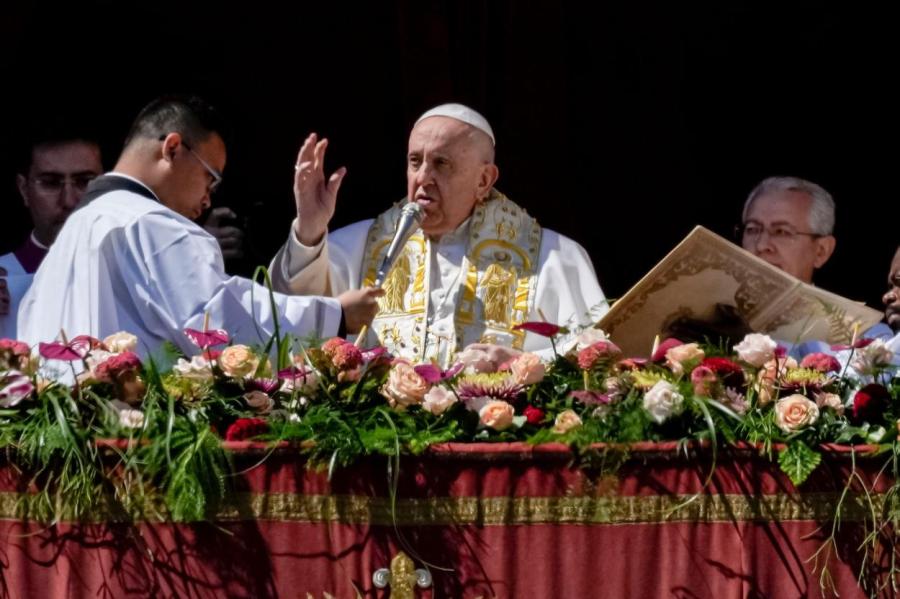 Папы Франциск поздравил с Пасхой католиков всего мира