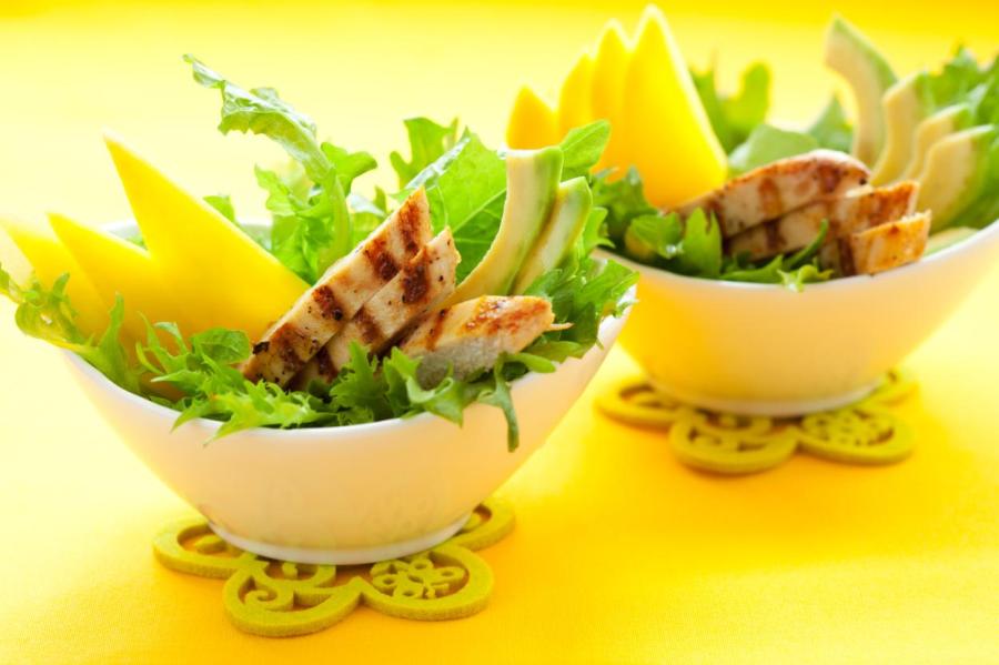 ТОП-5 простых и аппетитных салатов с курицей