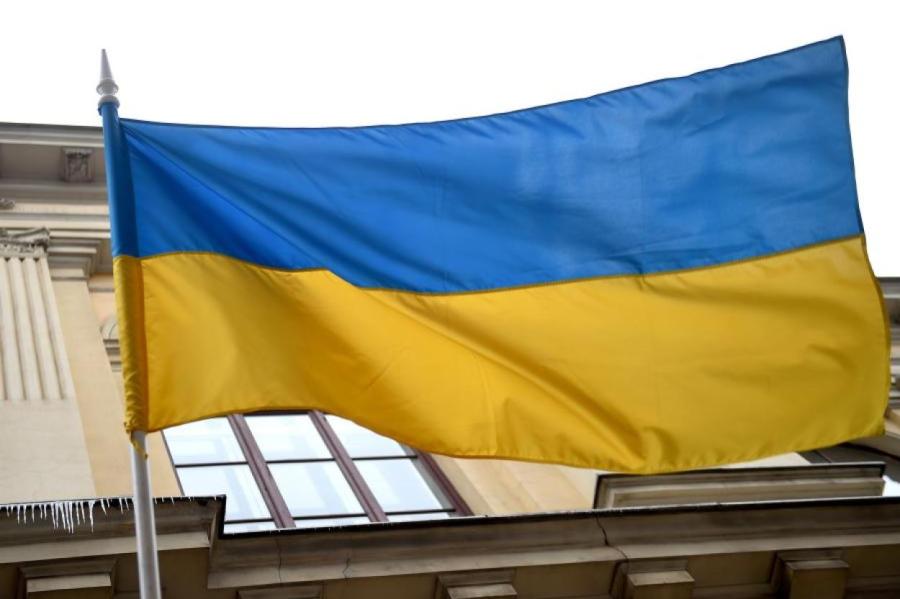 Задержаны двое граждан Латвии, сорвавших в Риге украинский флаг