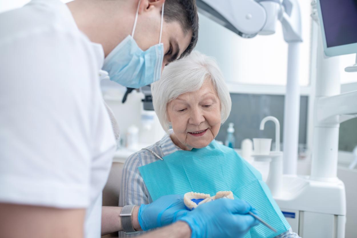 Зубы на полку: надежды жителей ЛР на бесплатных стоматологов тают на глазах