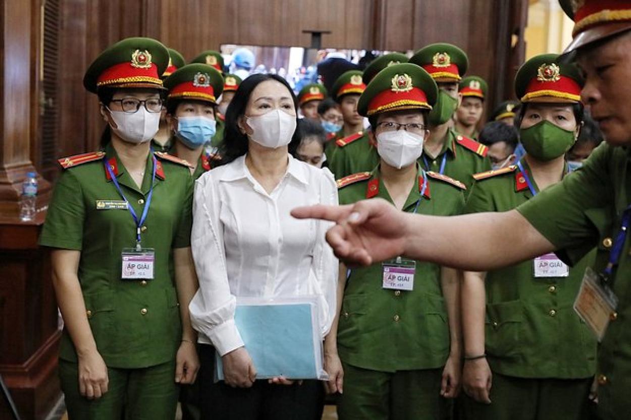 Вьетнамскую миллиардершу приговорили к смерти за мошенничество