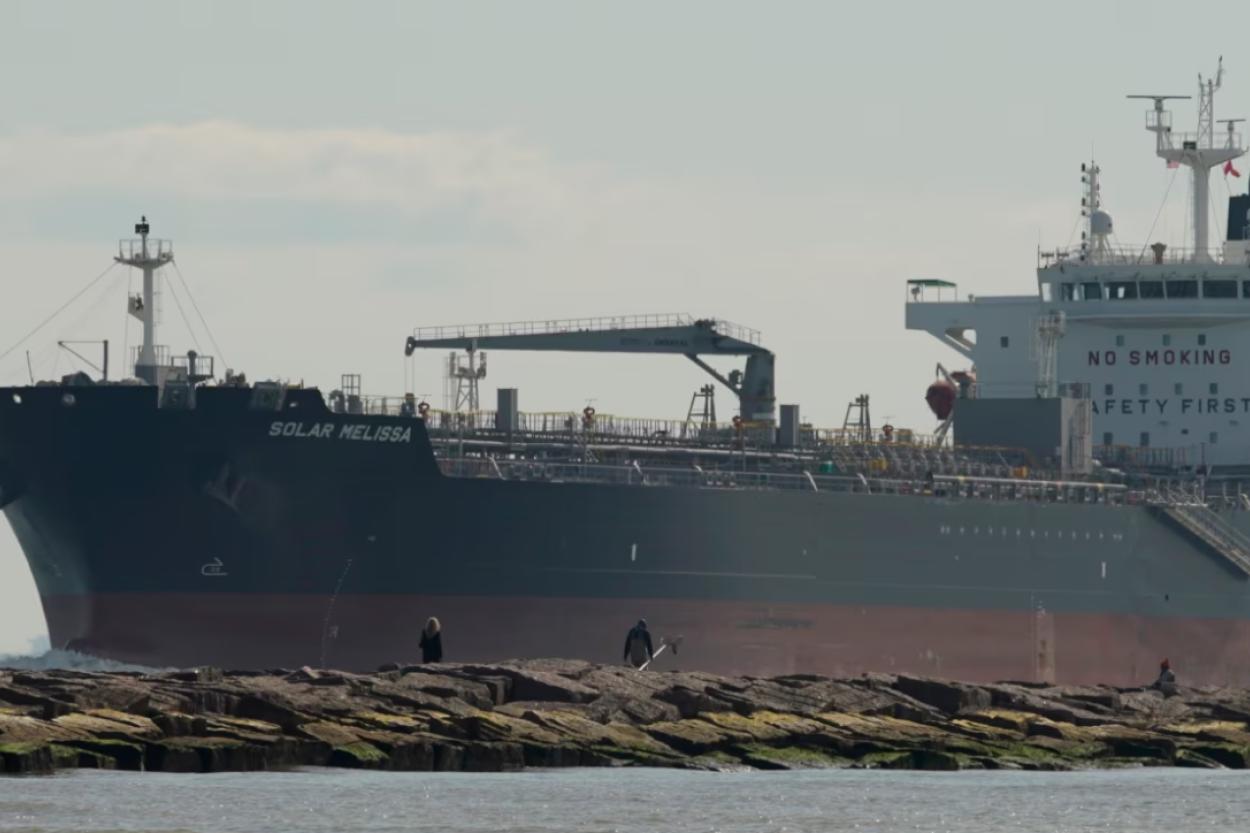 Финляндия: русские танкеры-мусорники могут отравить Балтику (ВИДЕО)