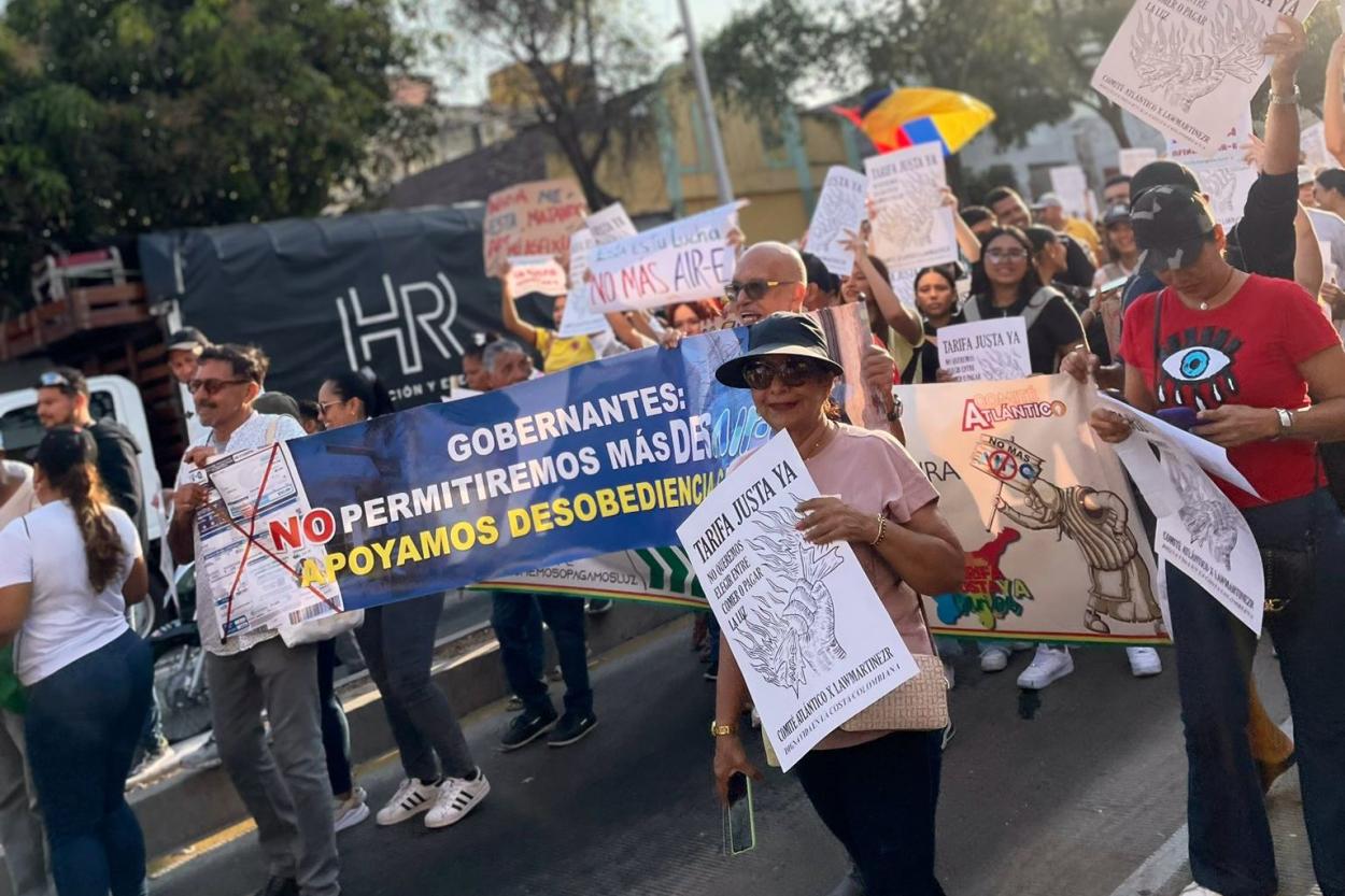 Демонстранты в Чили требуют социальных реформ