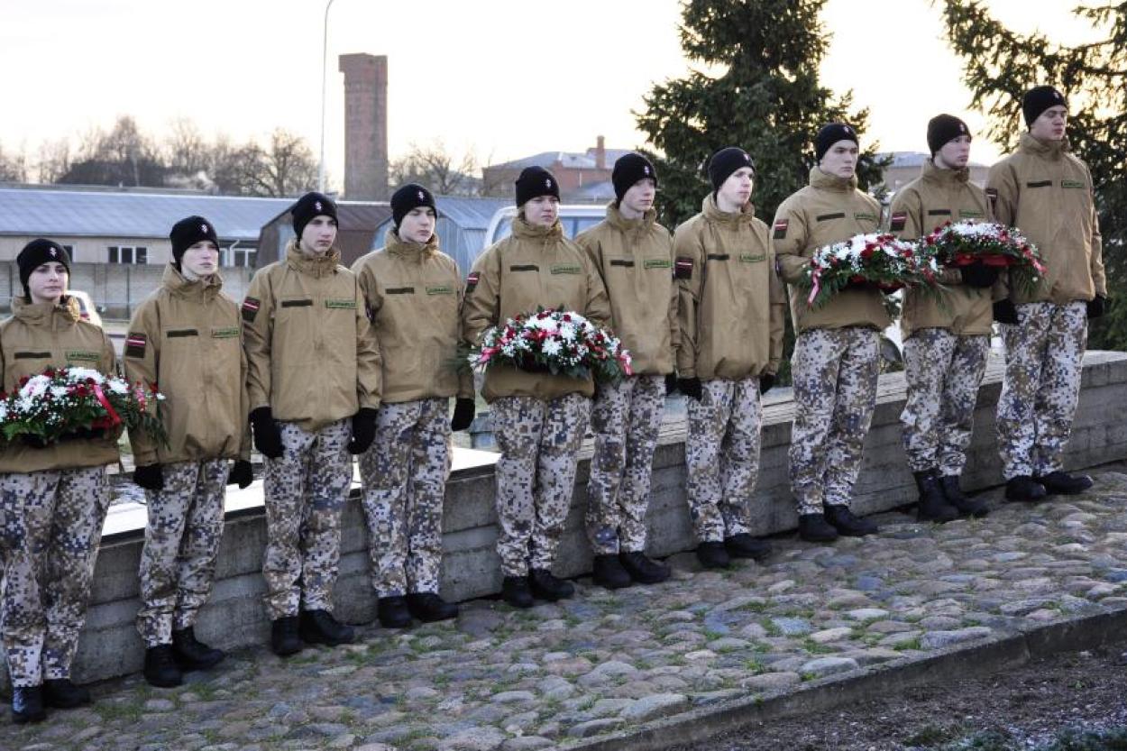 Уже в этом году в школах Латвии вводится военная подготовка