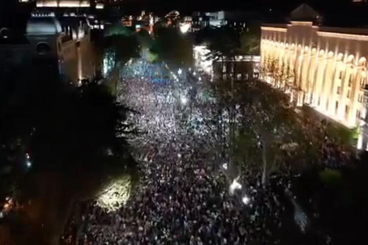 Третий день протестов в Тбилиси: участники требуют встречи с премьером
