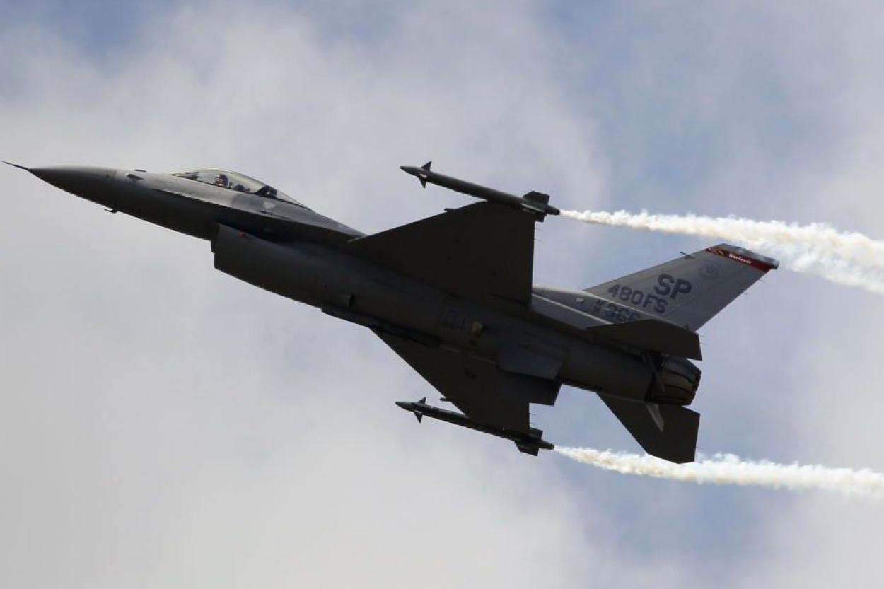 К Милею летят 24 датских F-16, к Зеленскому - 19 (ВИДЕО)