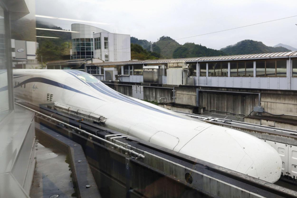В Японии запустят поезд, скорость движения которого составит 500 км/ч