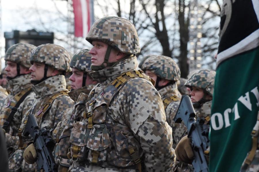 У границы Латвии и России пройдет военный парад и другие праздничные мероприятия