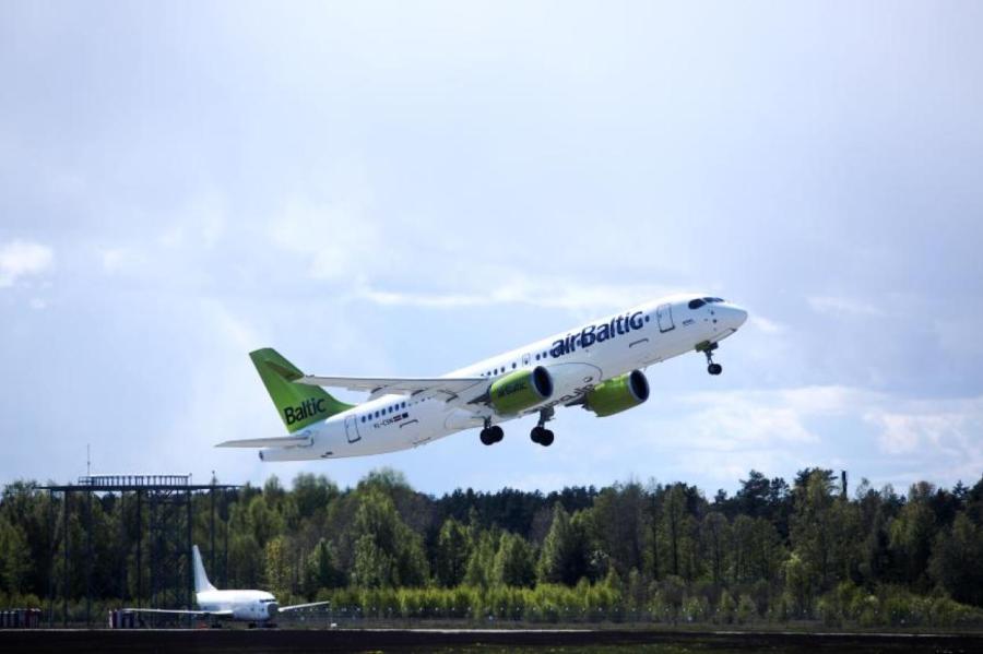 Самолет airBaltic не долетел до Таллина