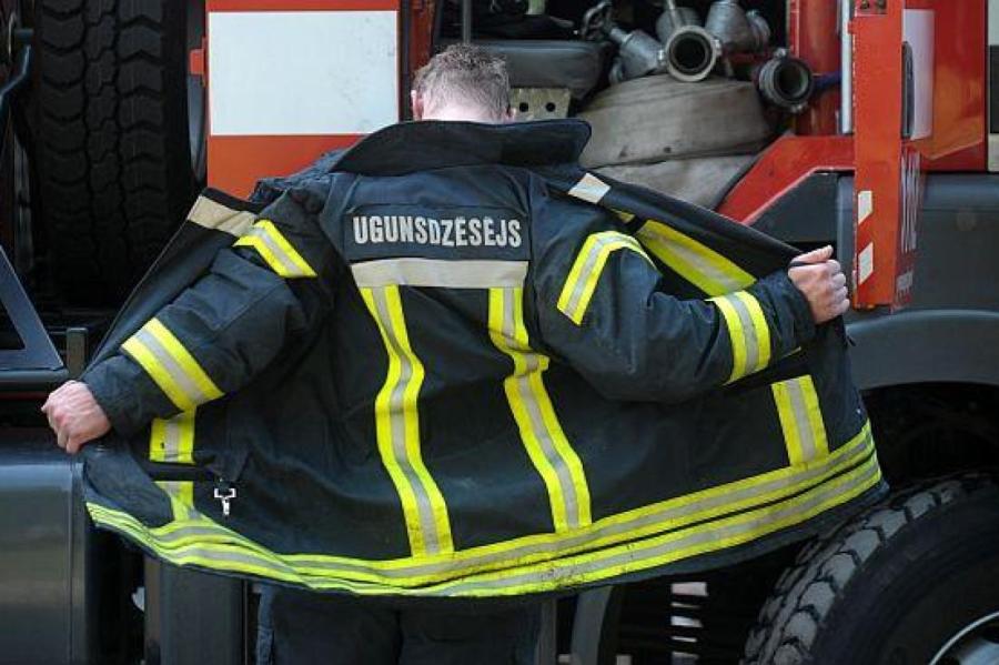 В минувшие сутки у пожарных Латвии было много работы