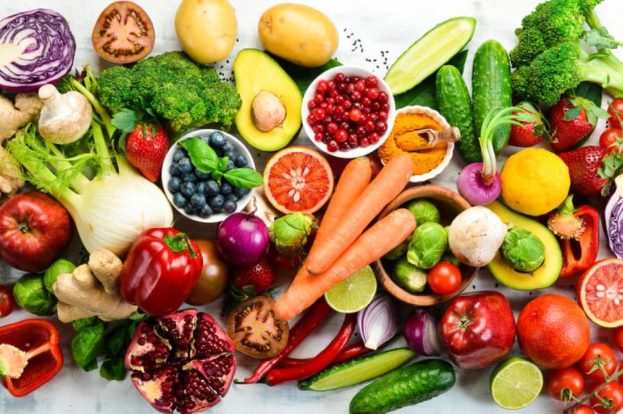 Диетологи назвали пять хитростей, как начать есть больше овощей и фруктов