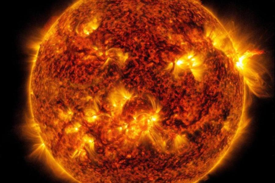На этой неделе по Земле ударит еще одна солнечная буря: ученые назвали даты