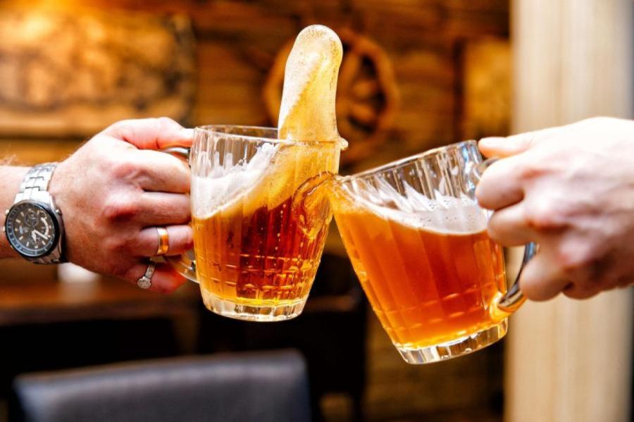По литру в неделю: подсчитано сколько жители Латвии выпивают пива