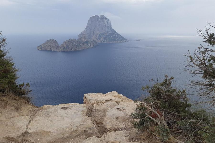 За Ибицу: почему испанцы-островитяне восстают против туристов (ВИДЕО)
