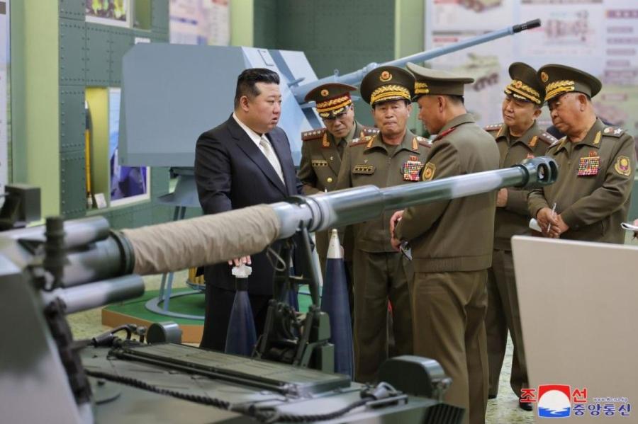 Северная Корея вновь провела испытания баллистических ракет