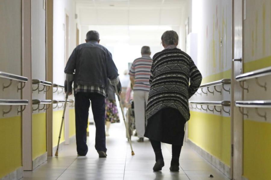 «Дома престарелых» выставляют счета: пансионат может стоить 1400 евро в месяц
