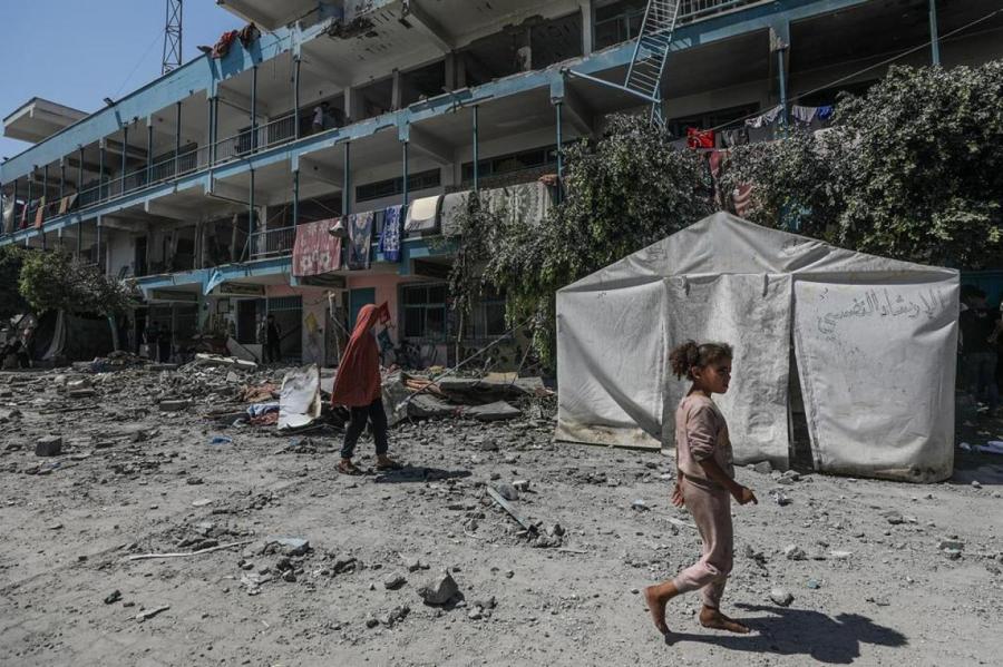 Удар Израиля по школе ООН в Газе: десятки погибших – женщины и дети